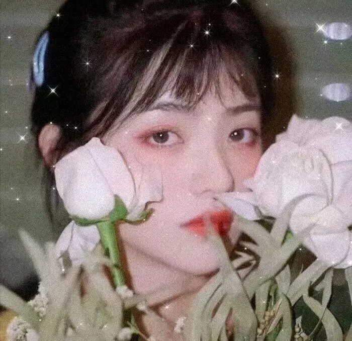 橙色女孩